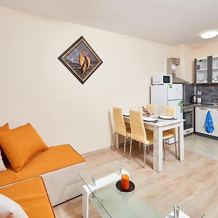 Art Apartments In 帕莫瑞 外观 照片